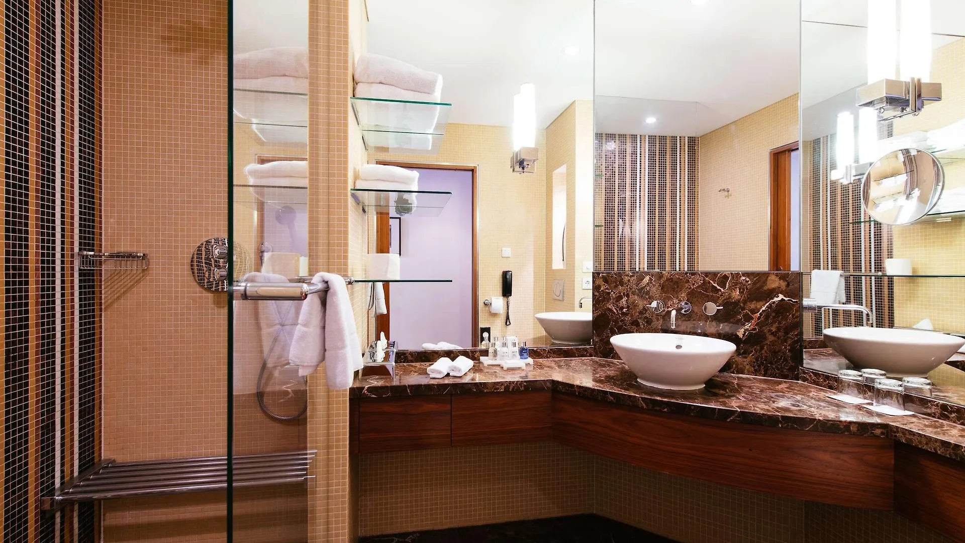 Radisson Blu Style Hotel, Wien 4*,
